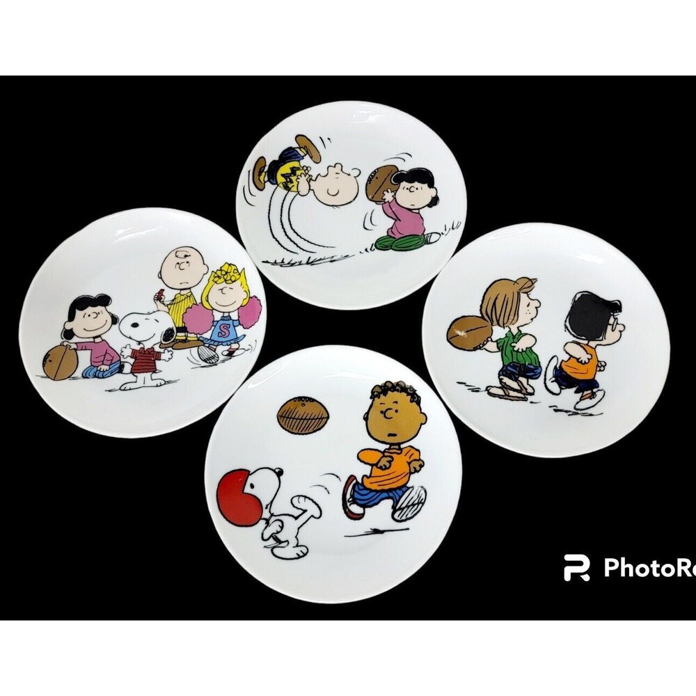 Peanuts Snoopy & Friends Decorative Collectible Set of Four 6" Ceramic Plates